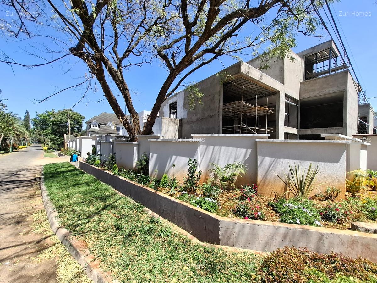 5 Bed Townhouse with En Suite in Lavington - 4