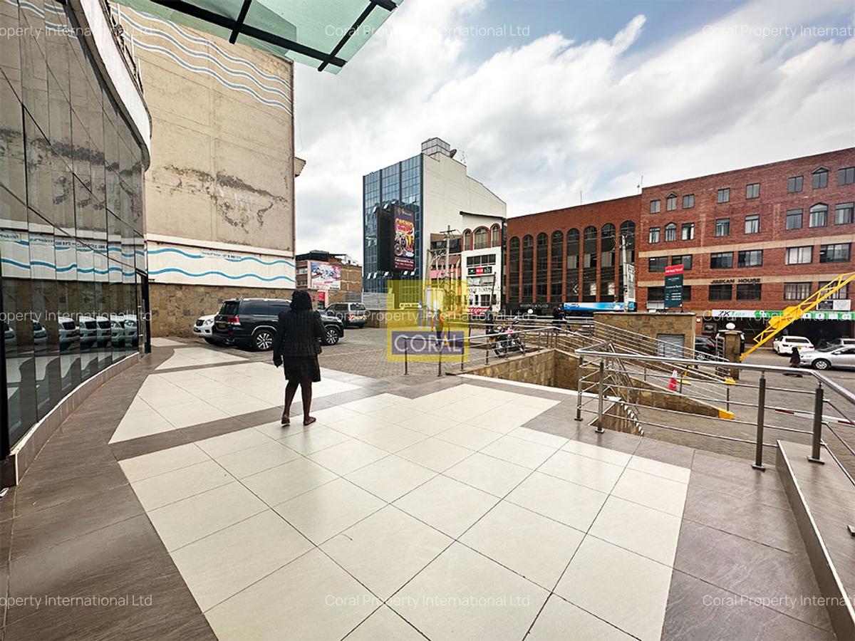 4,066.4 ft² Office in Westlands Area - 10