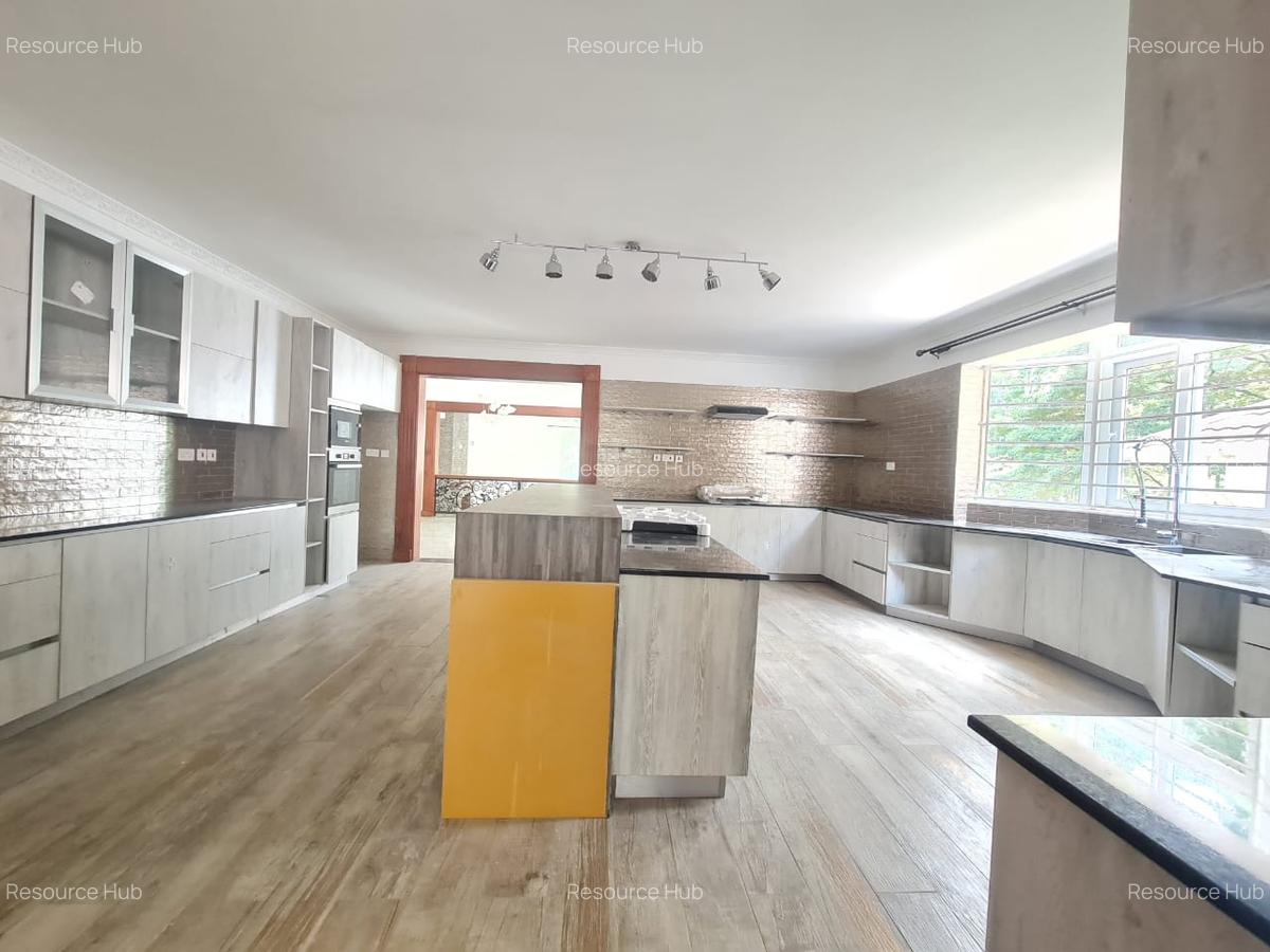 5 Bed Townhouse with En Suite at Rosslyn - 7