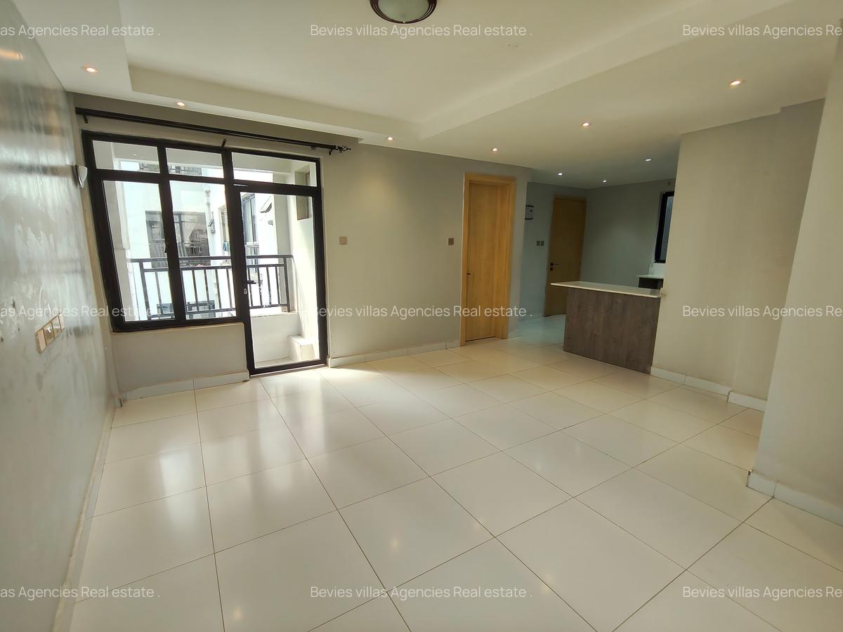 1 Bed Apartment with En Suite at Parklands - 6
