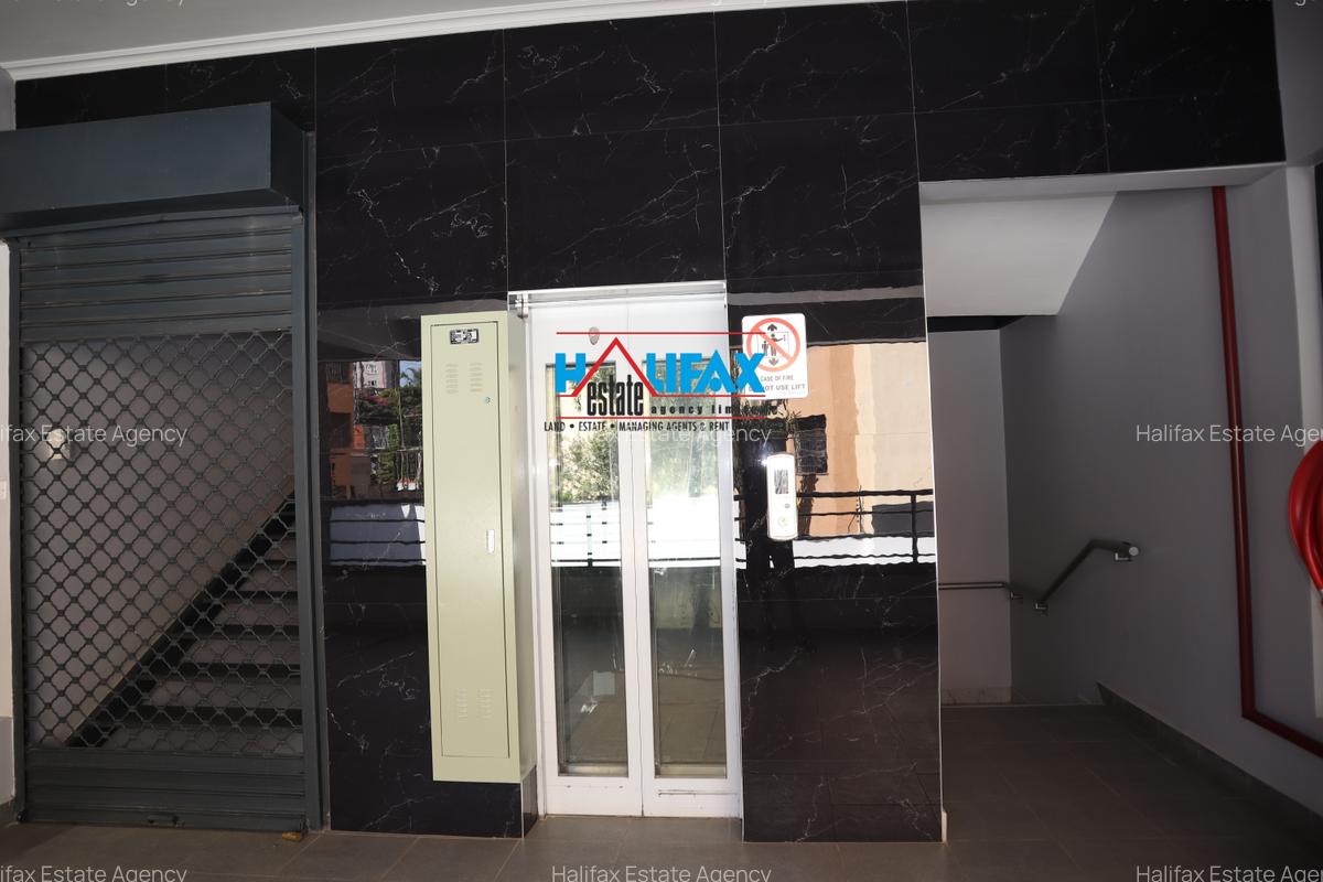 Shop with Backup Generator in Parklands - 7