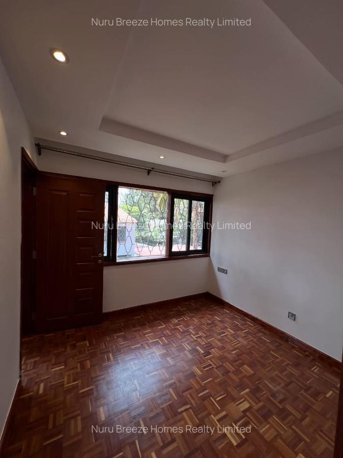 4 Bed Townhouse with En Suite in Westlands Area - 6