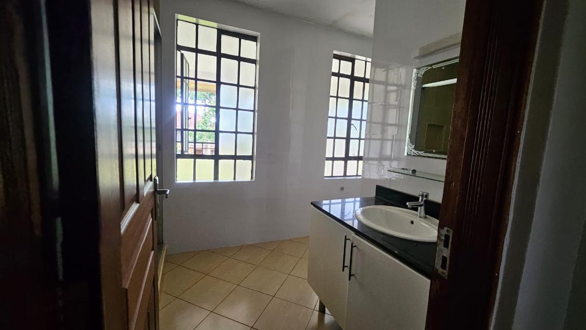 5 Bed Townhouse with En Suite in Kiambu Road - 13