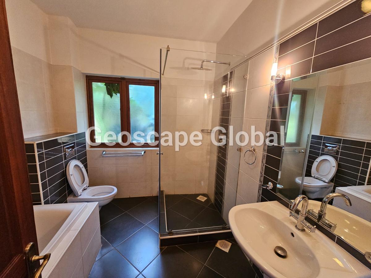 4 Bed House with En Suite in Kitisuru - 10