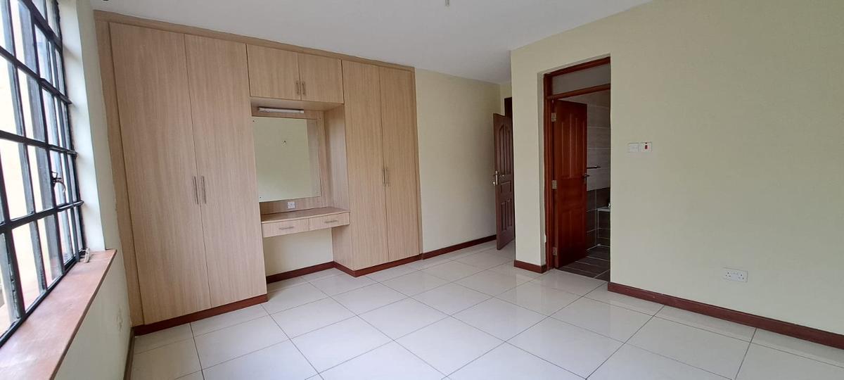 2 Bed Apartment with En Suite at Lavington - 4