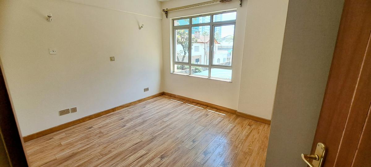 3 Bed Apartment with En Suite in Kileleshwa - 11