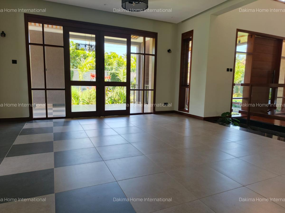 4 Bed House with En Suite in Runda - 7