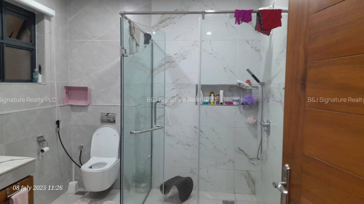 4 Bed Apartment with En Suite in Westlands Area - 5