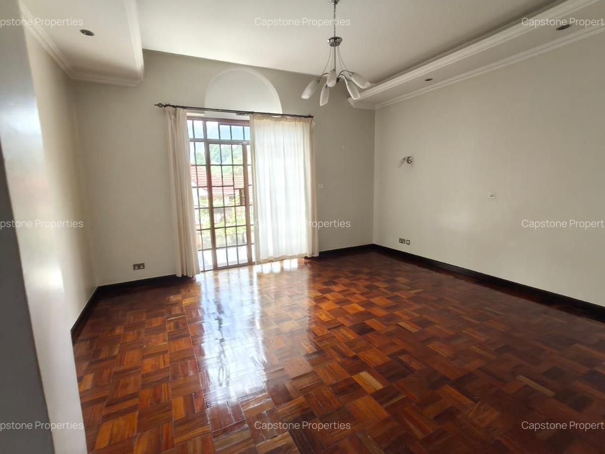 5 Bed Townhouse with En Suite in Rosslyn - 12