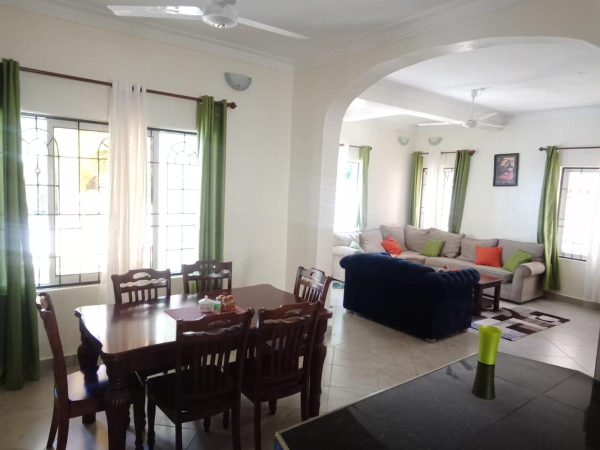 4 Bed Townhouse with En Suite in Kilifi - 5