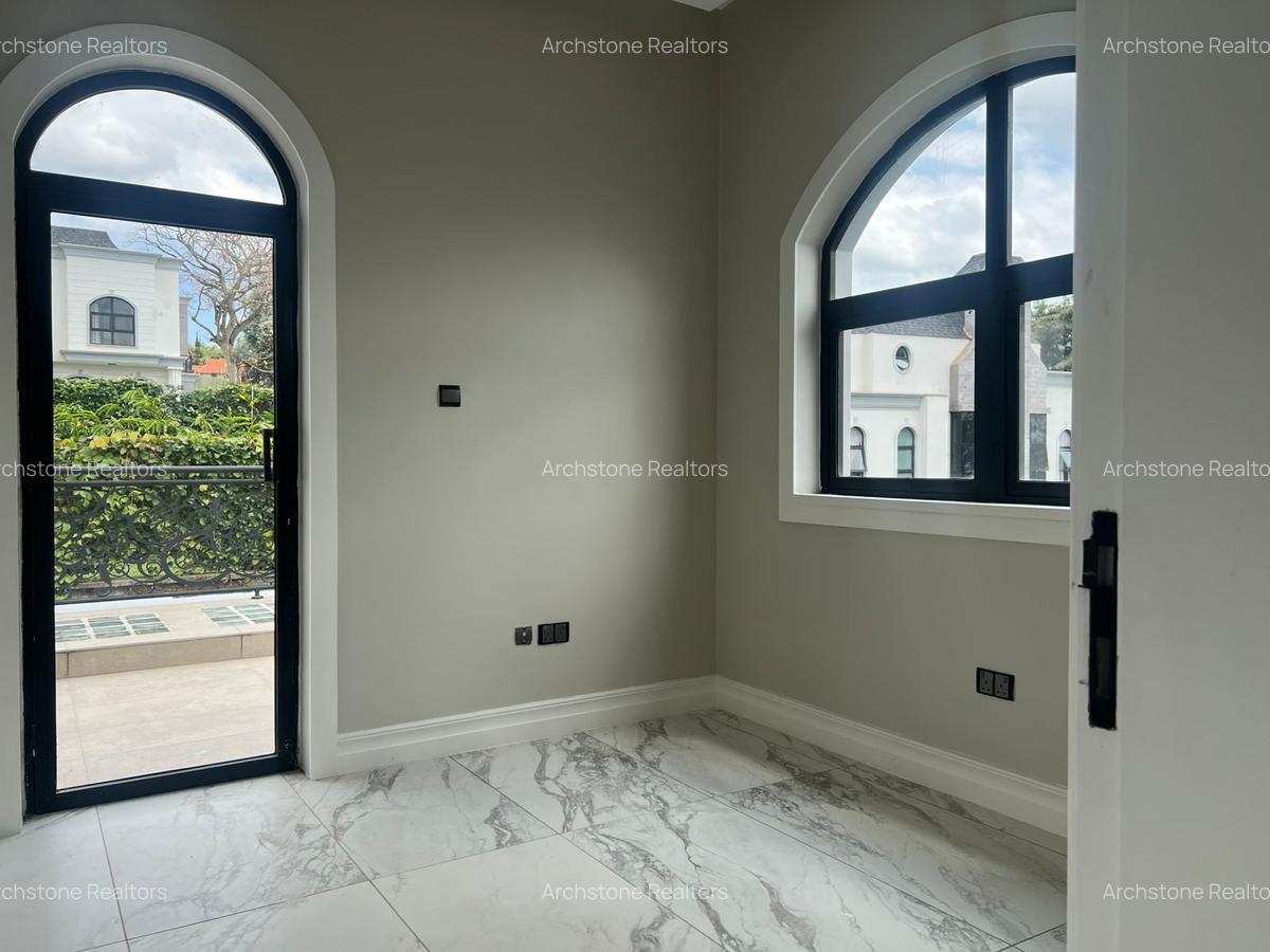 5 Bed Townhouse with En Suite in Loresho - 11