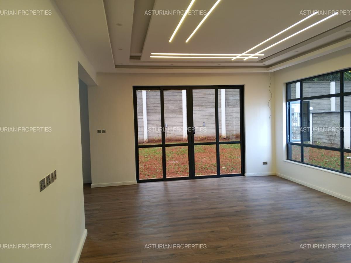 5 Bed Townhouse with En Suite in Lavington - 2