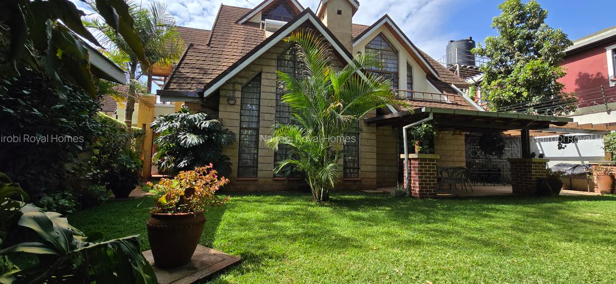 5 Bed Townhouse with En Suite at Lavington Green - 8