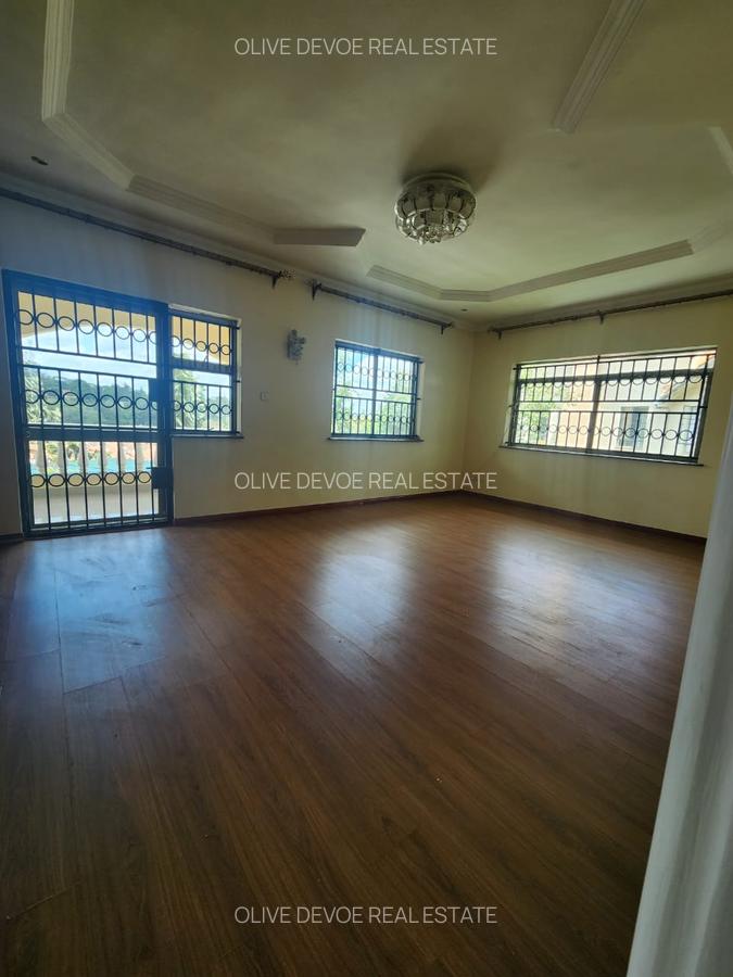 4 Bed Townhouse with En Suite in Lavington - 8
