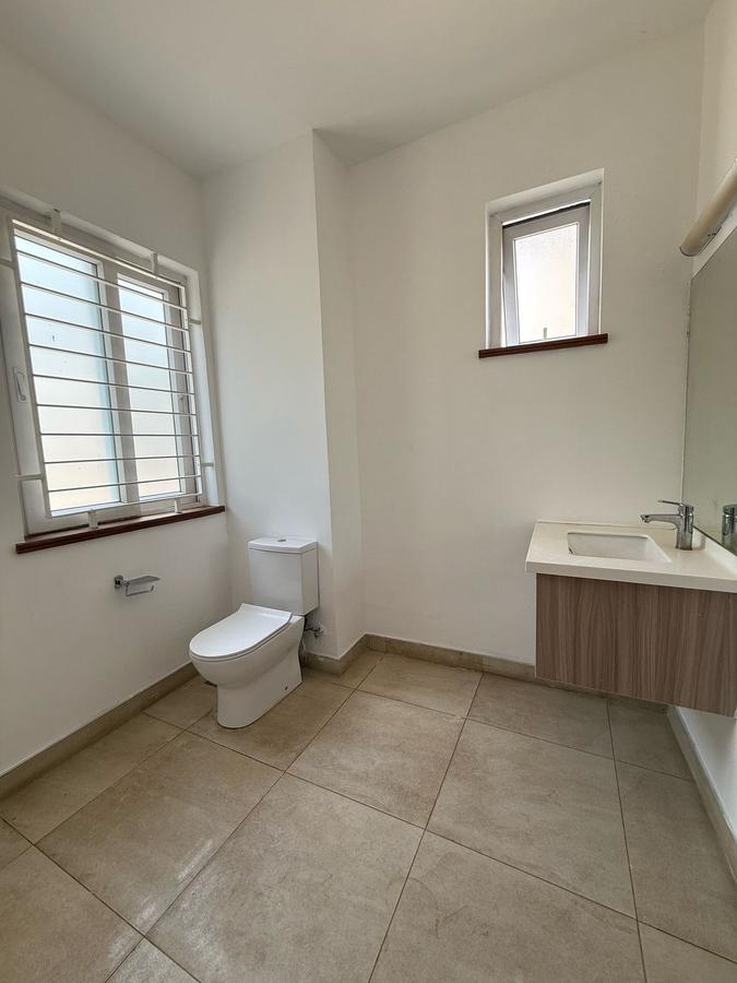 4 Bed Townhouse with En Suite in Lavington - 17