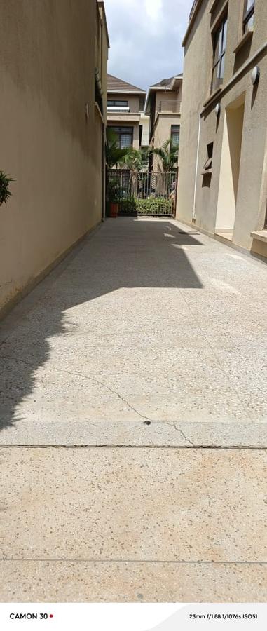 5 Bed Townhouse with En Suite in Lavington - 5