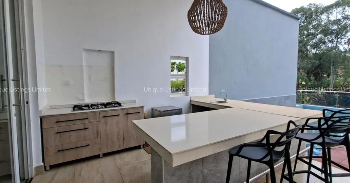 4 Bed Villa with En Suite in Spring Valley - 4