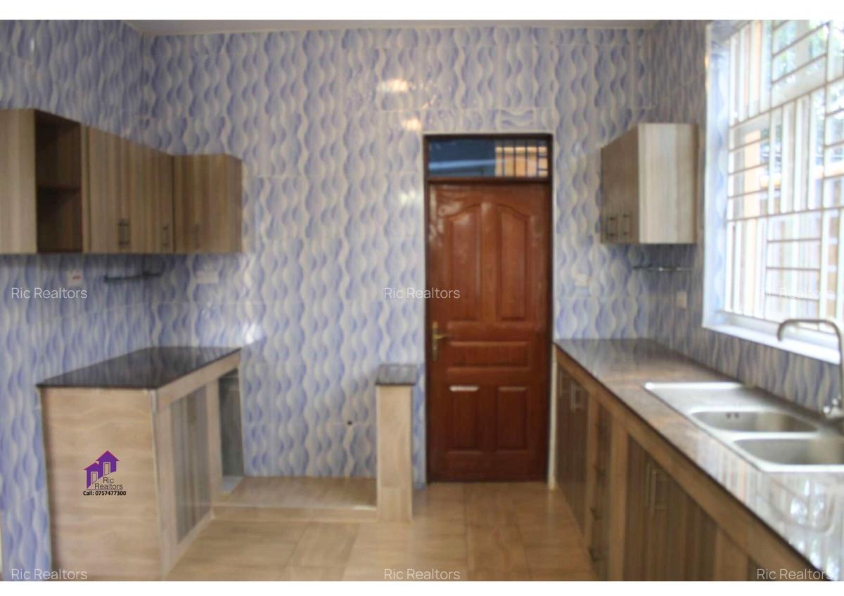 5 Bed Townhouse with En Suite at Rhino Park Road - 16