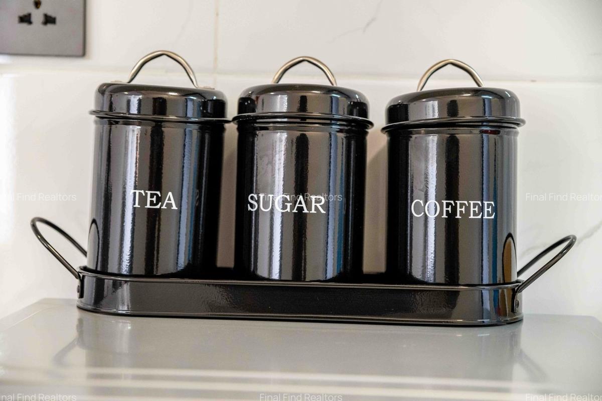 Furnished 1 Bed Apartment with Swimming Pool in Kilimani - 16