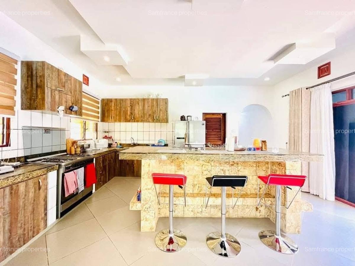 3 Bed Villa with En Suite at Lamarina Mtwapa - 14