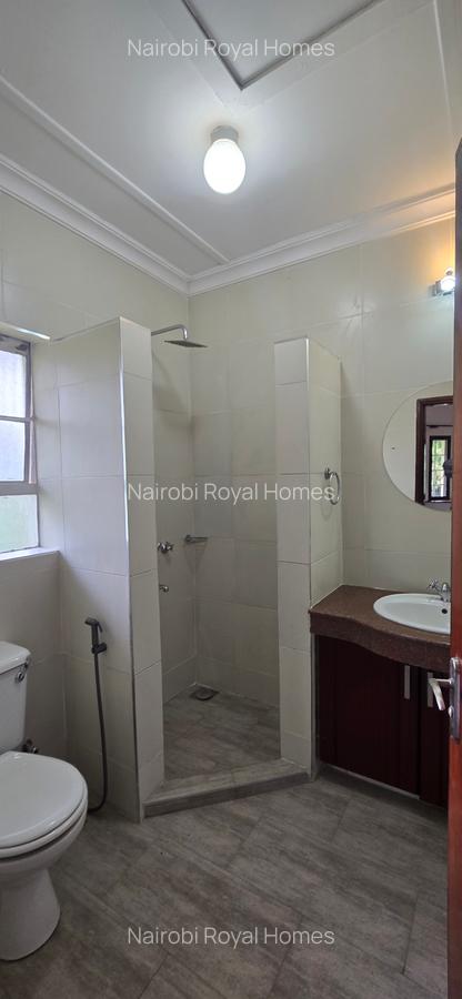 5 Bed House with En Suite at Rosslyn Lone Tree - 18