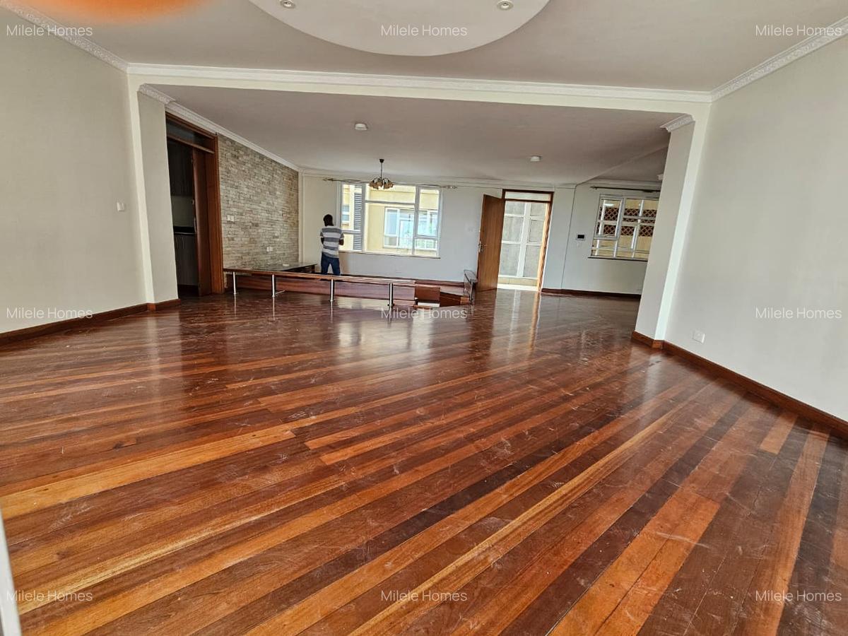 Serviced 3 Bed Apartment with En Suite at Githuri Road - 10