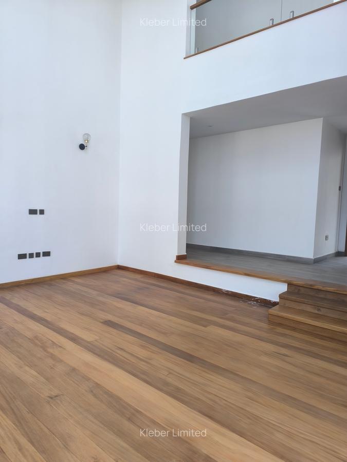 5 Bed Villa with En Suite in Lavington - 6