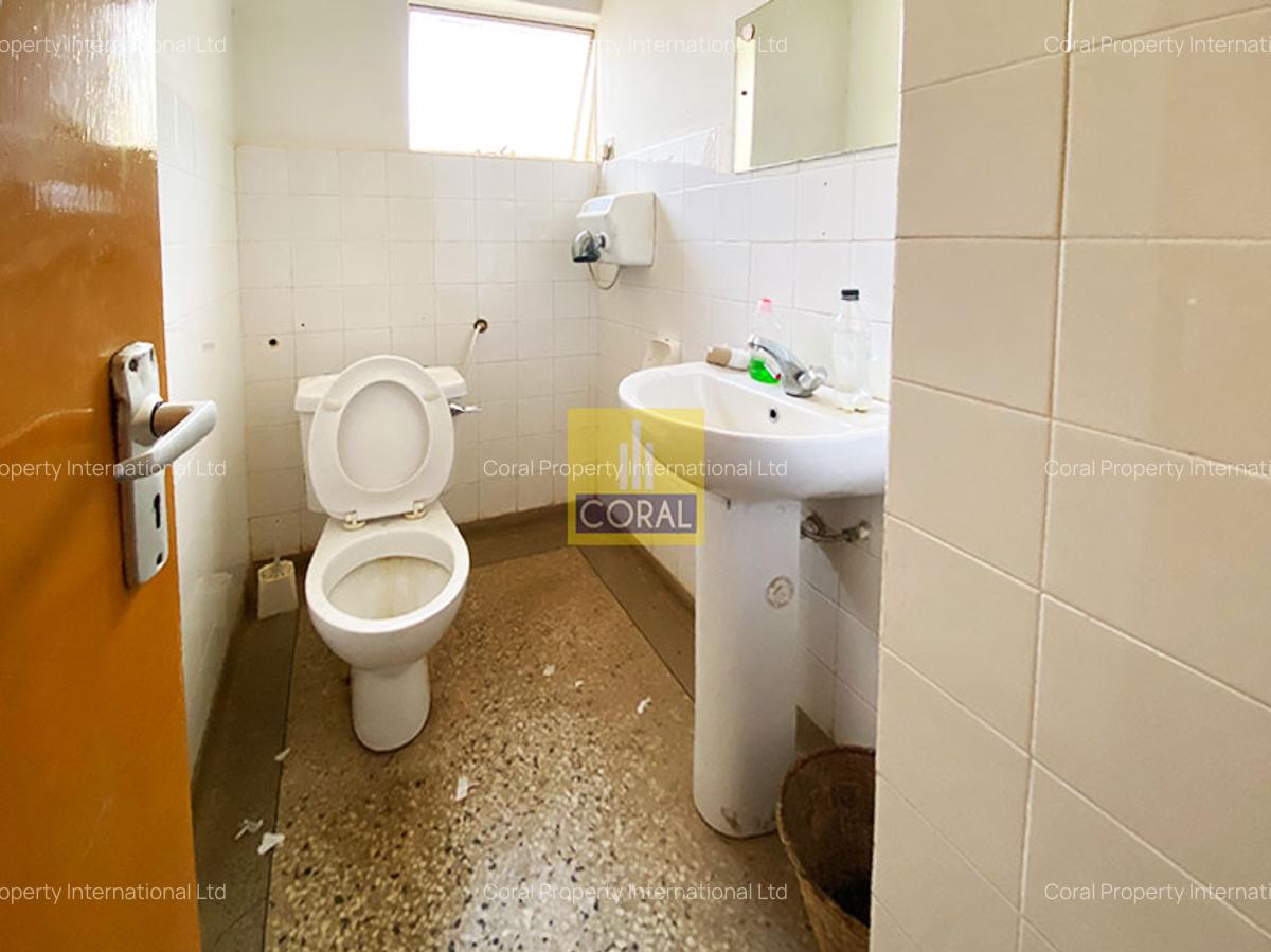 100,000 ft² Warehouse with Backup Generator in Thika - 9