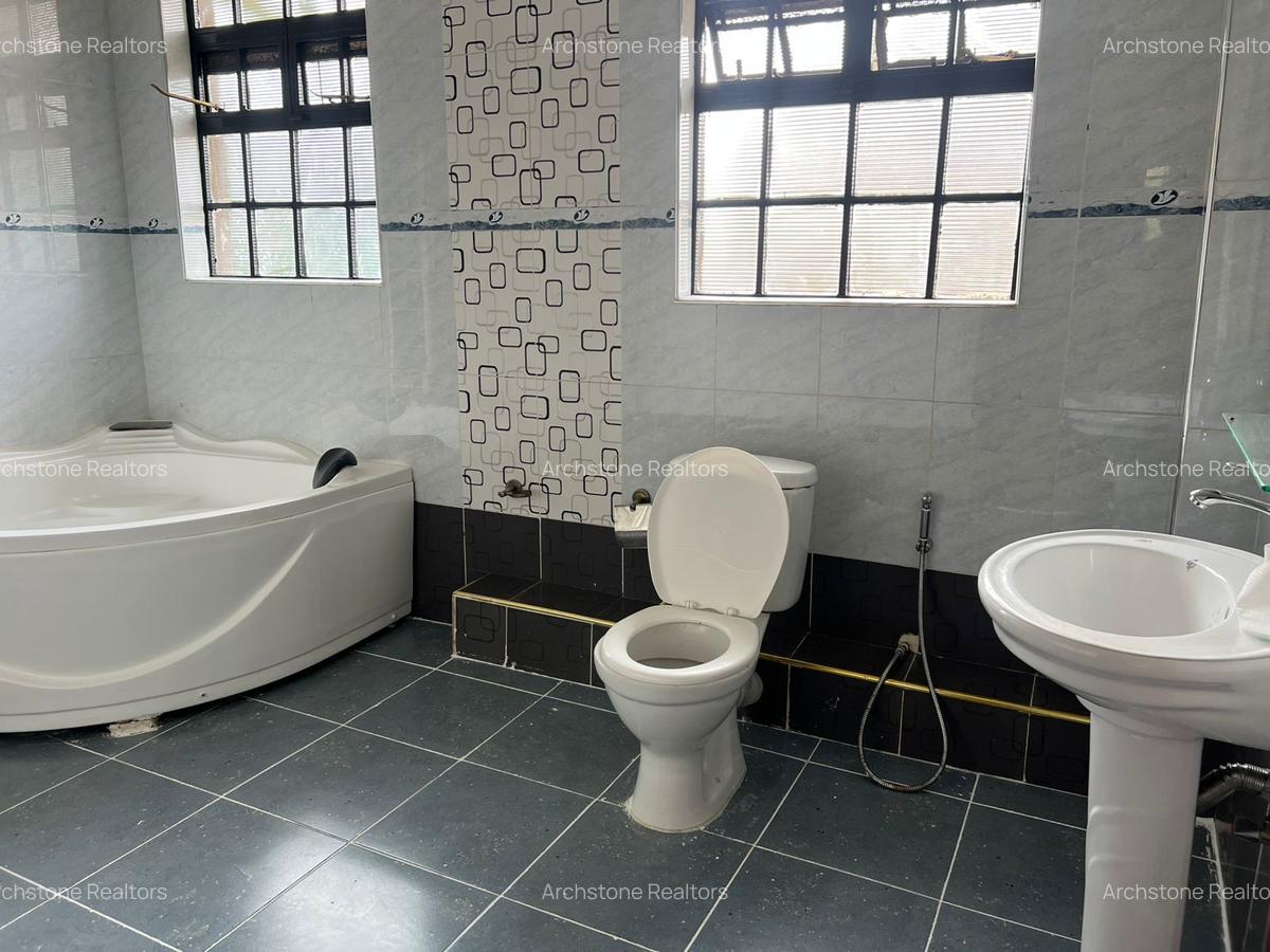 5 Bed House with En Suite in Runda - 10