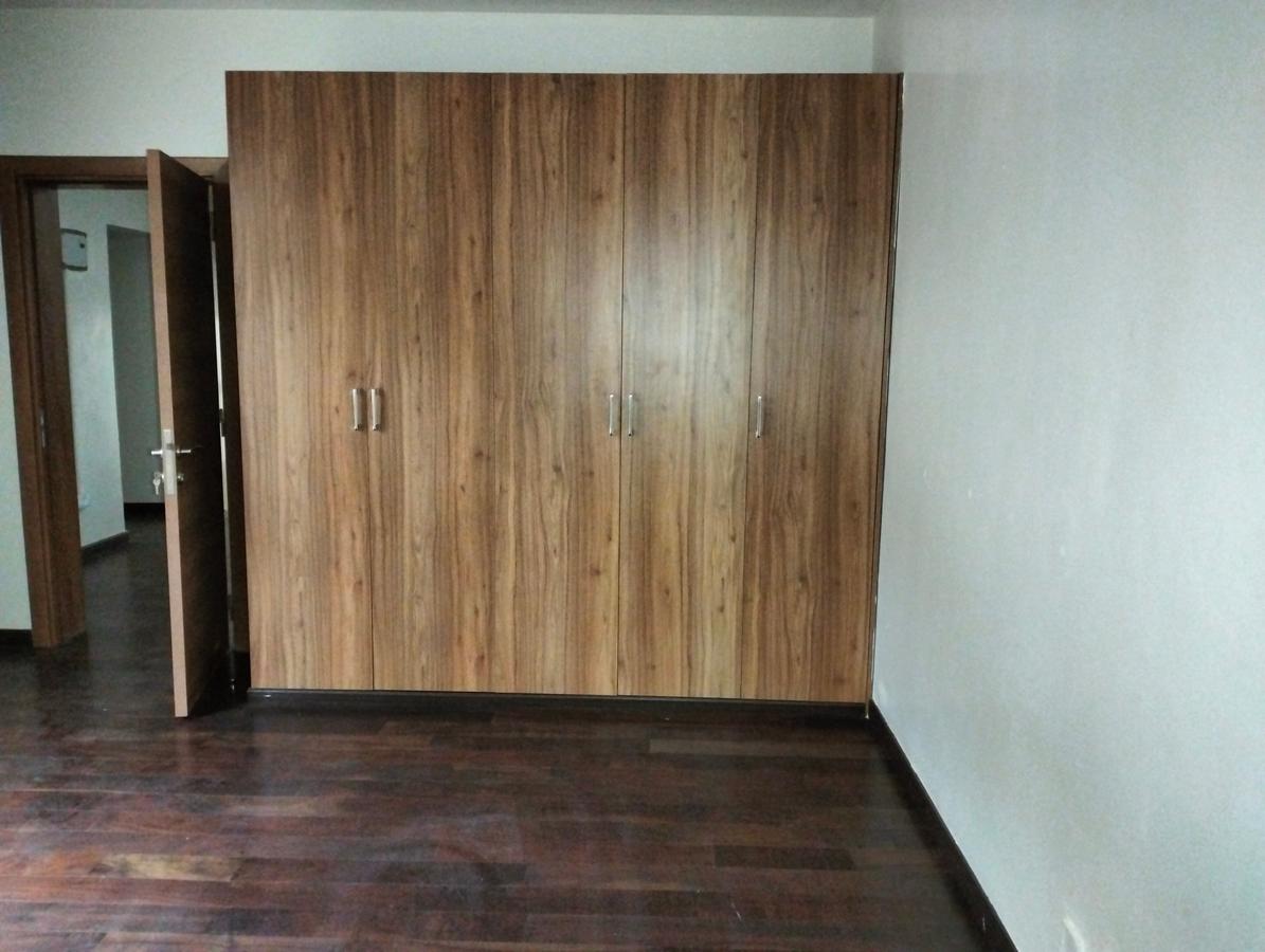 5 Bed Townhouse with En Suite in Lavington - 16