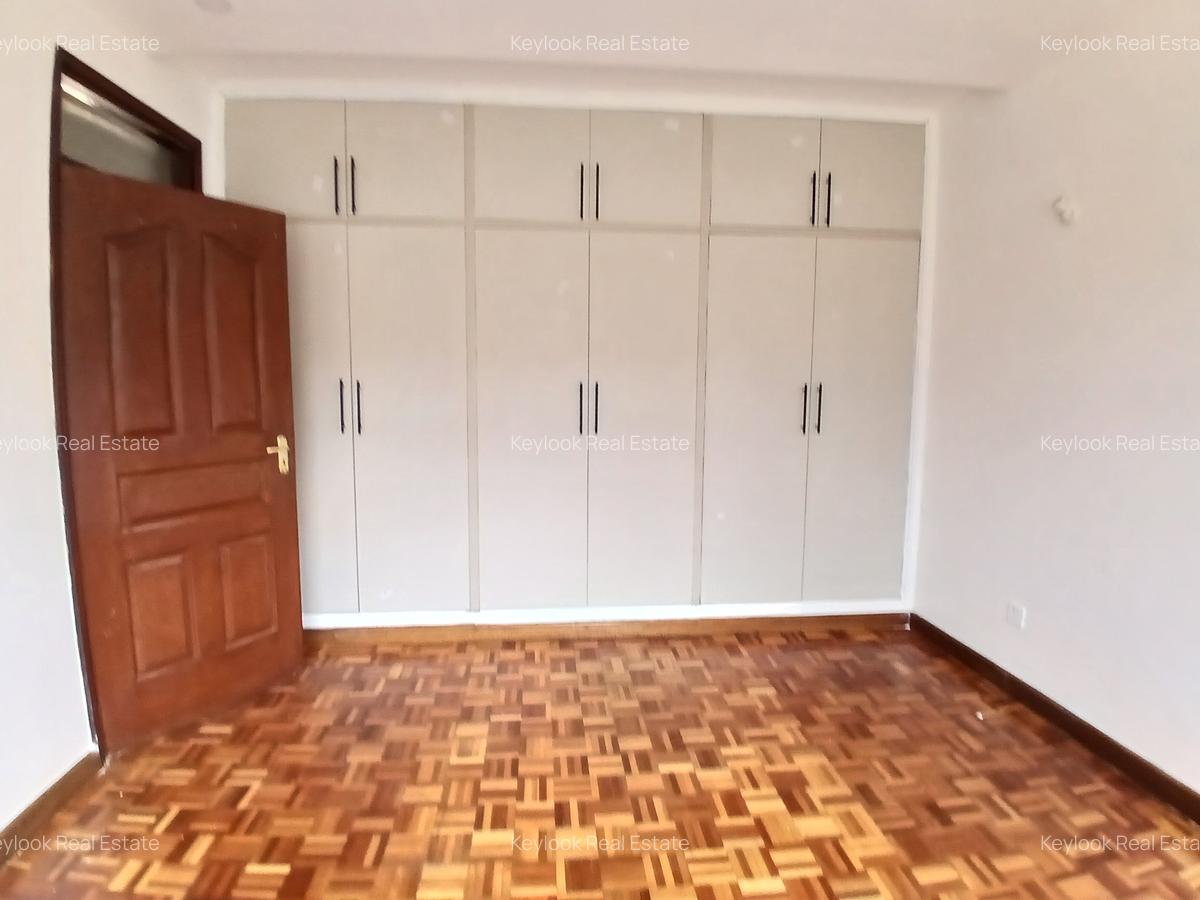 4 Bed Townhouse with En Suite at James Gichuru Road - 17