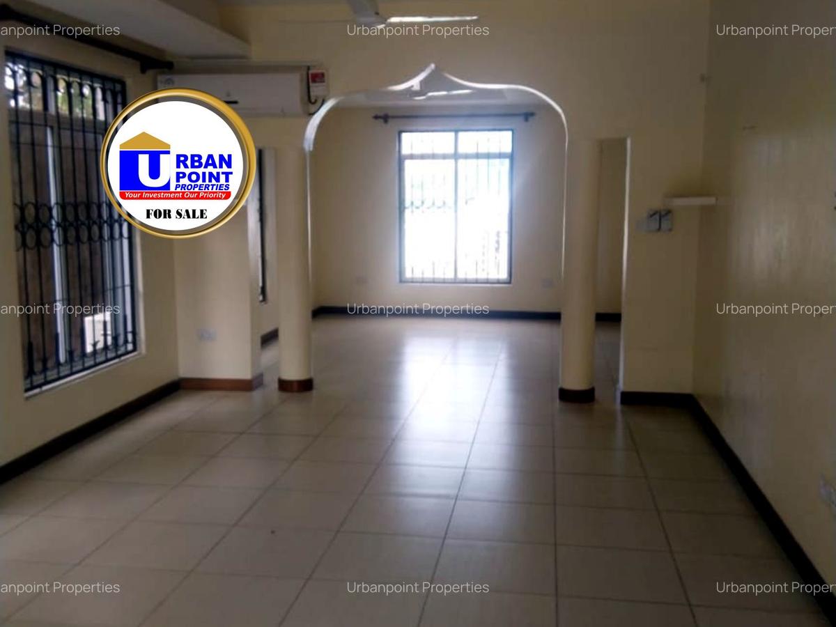4 Bed House with En Suite in Nyali Area - 10