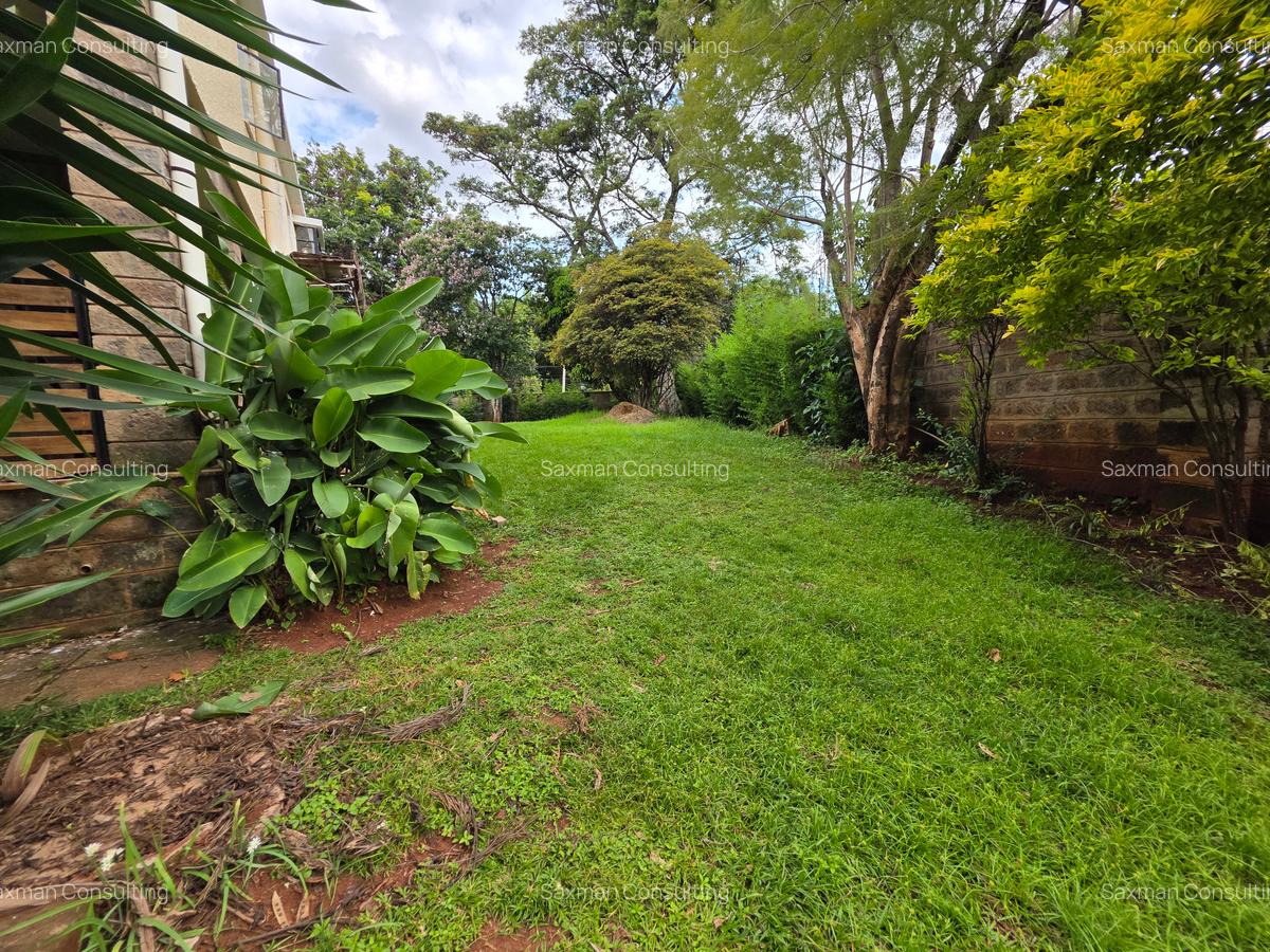 4 Bed House with En Suite in Lavington - 13