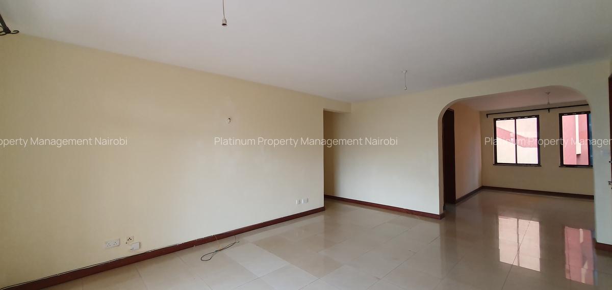 4 Bed Apartment with En Suite in Parklands - 9