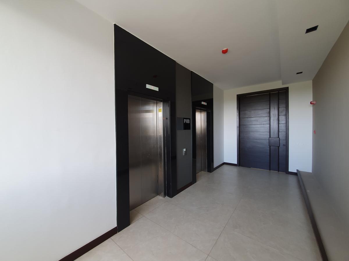 5 Bed Apartment with En Suite in General Mathenge - 16