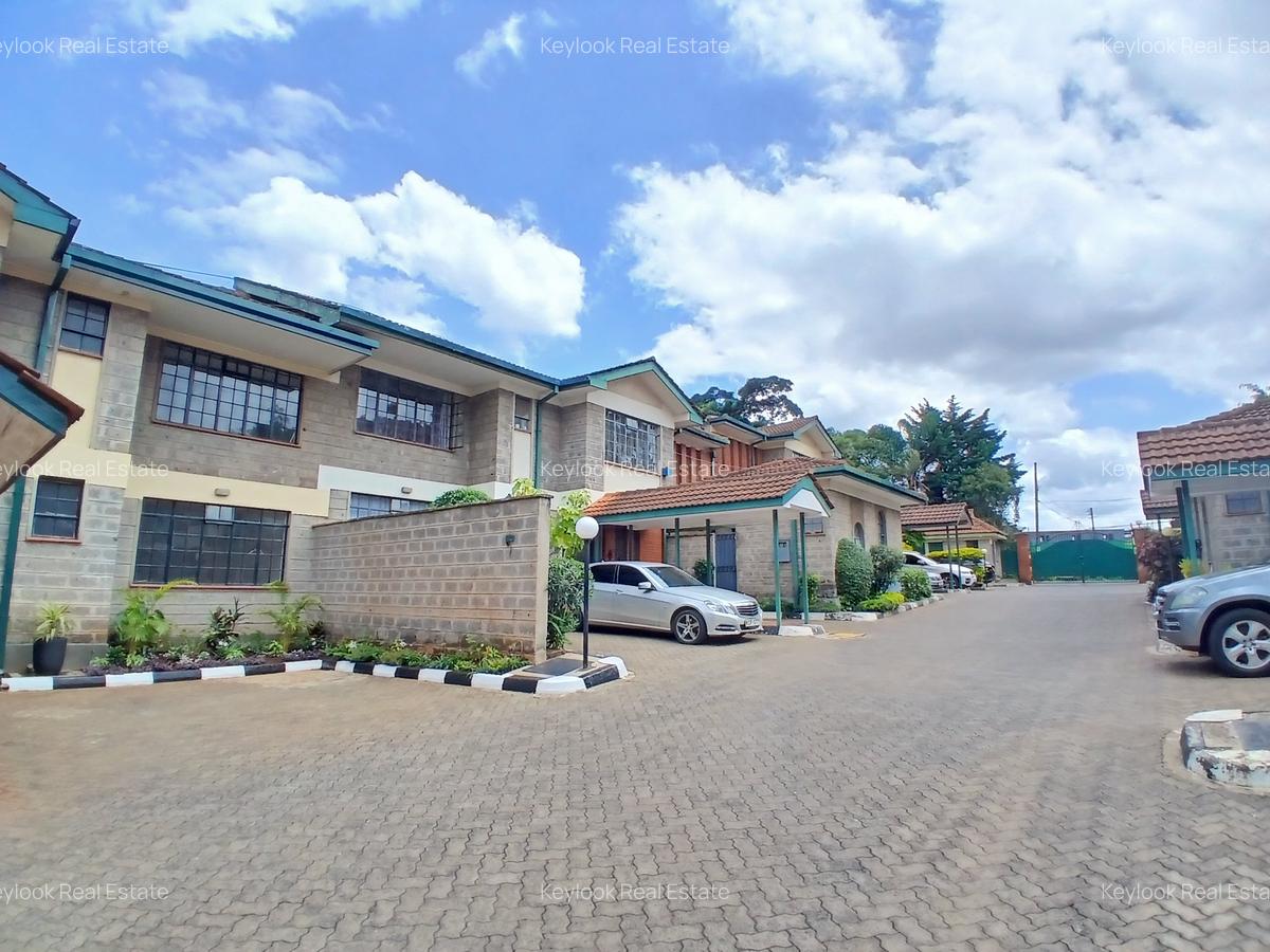 4 Bed Townhouse with En Suite at James Gichuru Road - 3