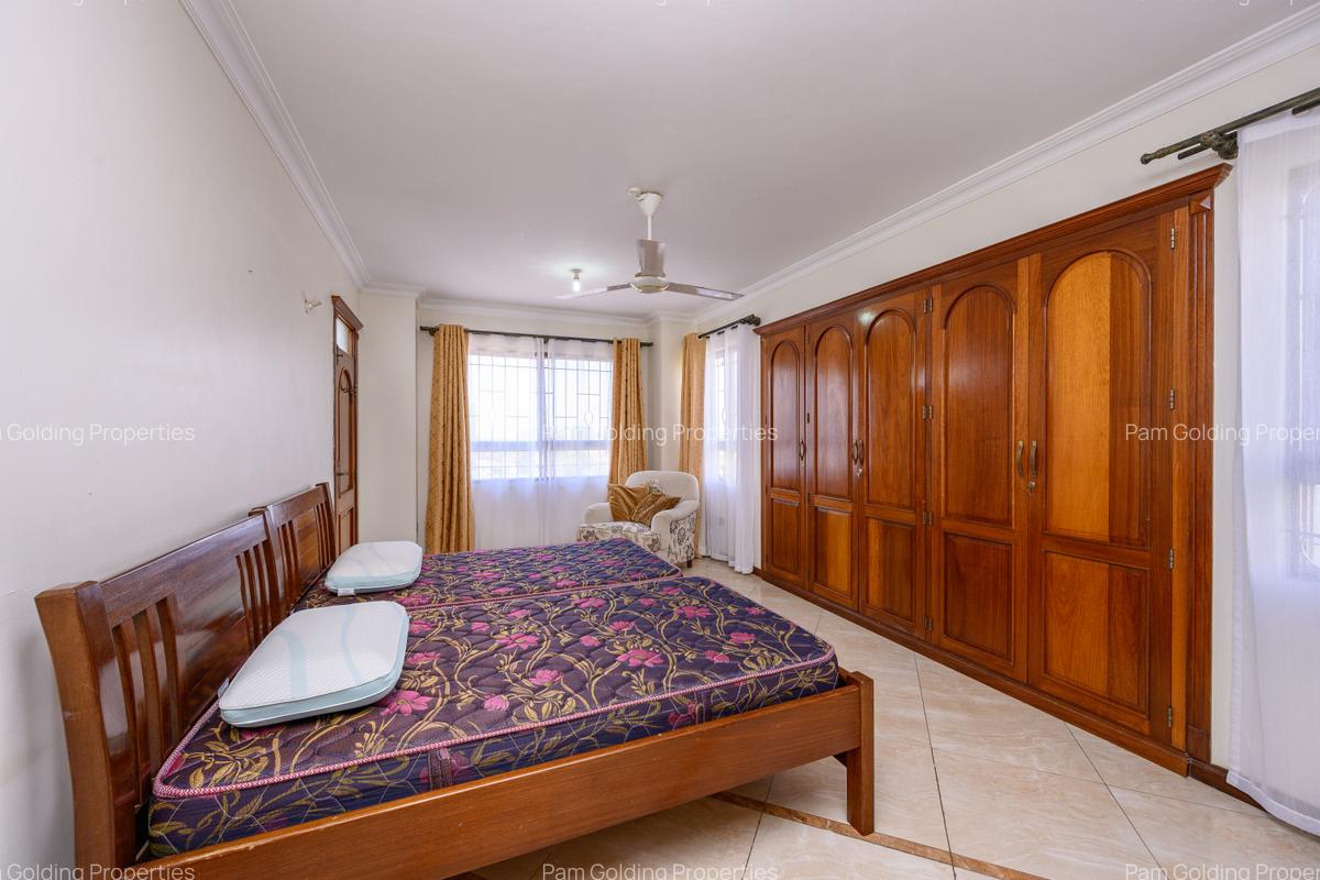 4 Bed Apartment with En Suite in Kizingo - 11
