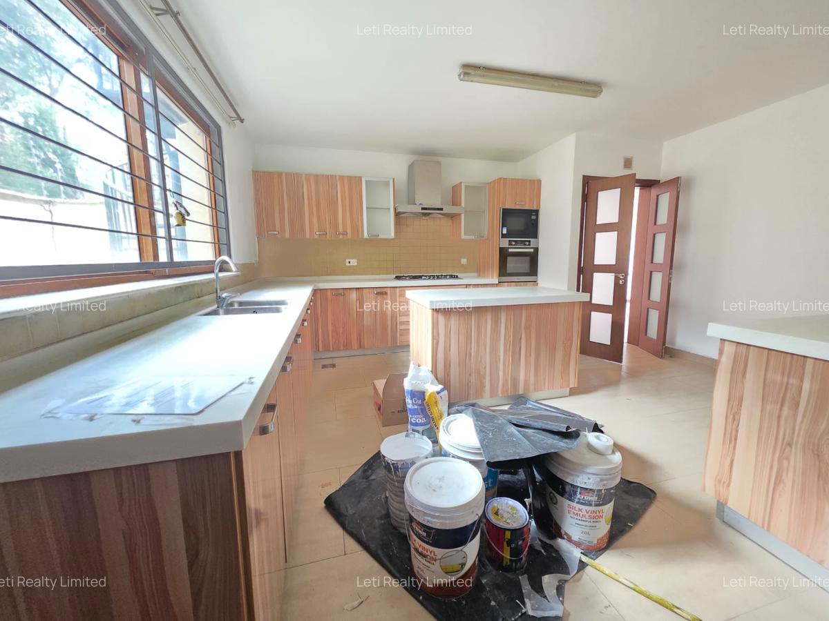 5 Bed Townhouse with En Suite in Kileleshwa - 5