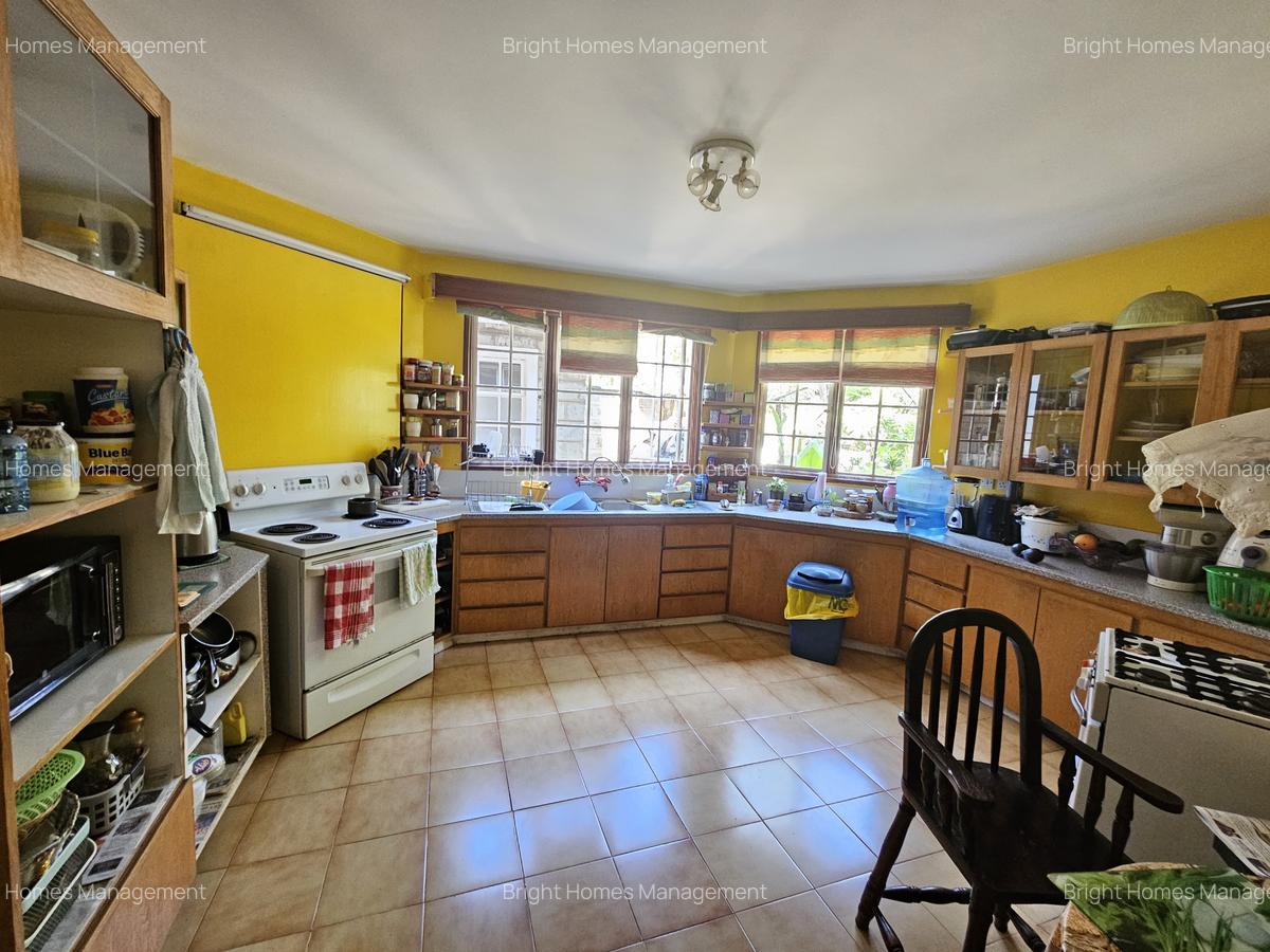 4 Bed Townhouse with En Suite in Lavington - 10