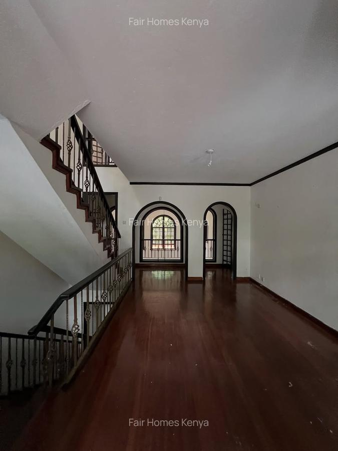 4 Bed Townhouse with En Suite at Riverside Drive - 3