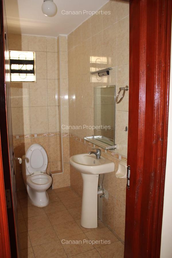 3 Bed Apartment with En Suite in Kilimani - 4