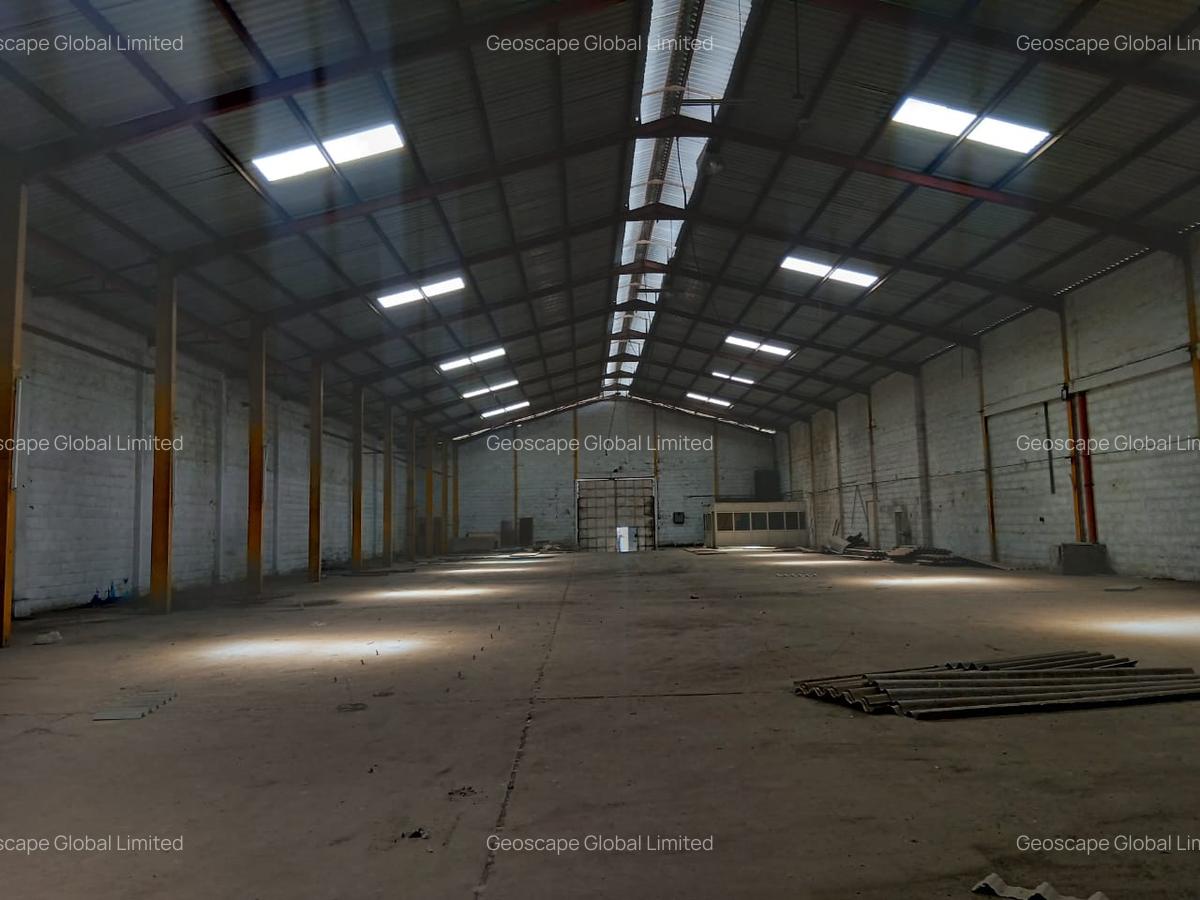 14,000 ft² Warehouse with Parking in Industrial Area - 10