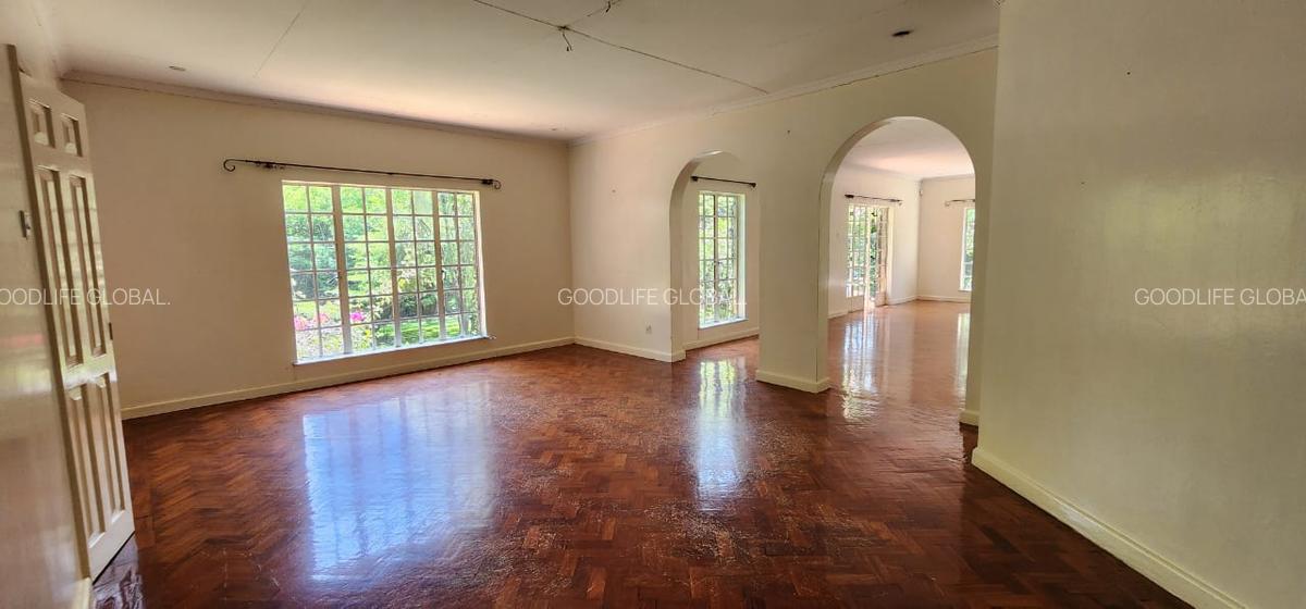 4 Bed Villa with En Suite in Lavington - 4