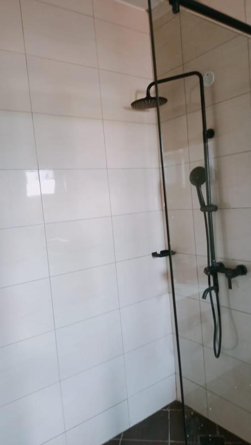 2 Bed Apartment with En Suite in Westlands Area - 5