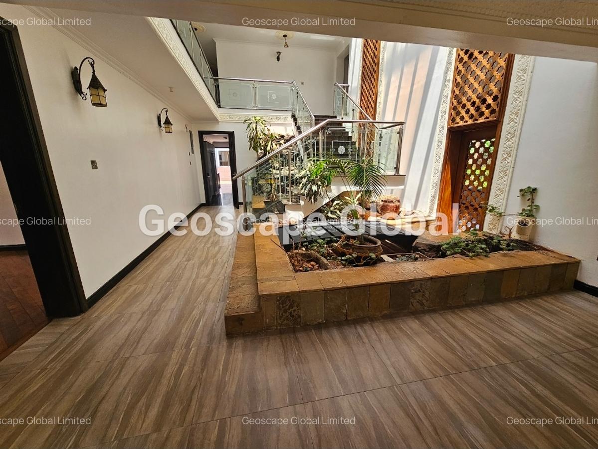 5 Bed House with En Suite in Runda - 3
