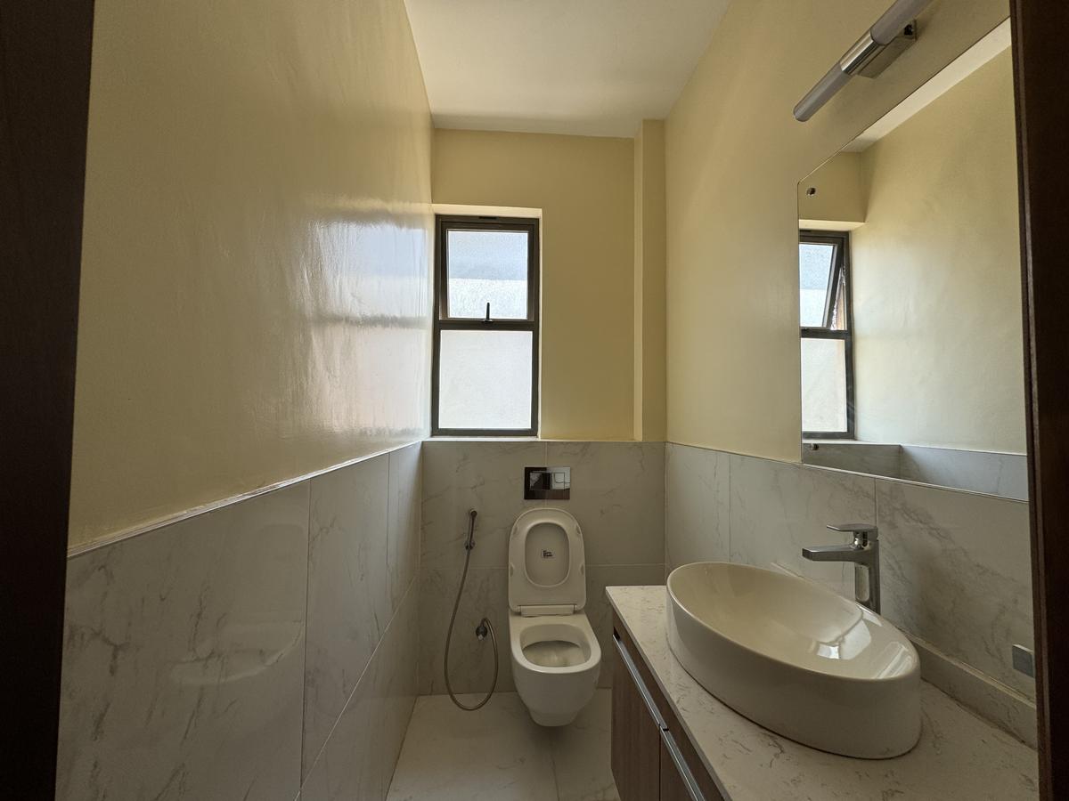 2 Bed Apartment with En Suite in General Mathenge - 16