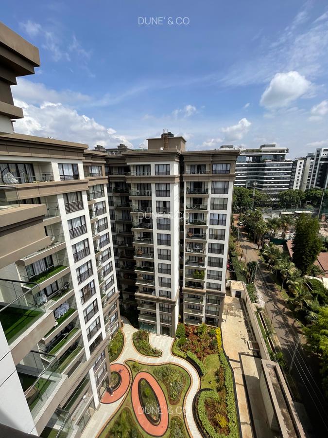 3 Bed Apartment with En Suite in Riverside - 2