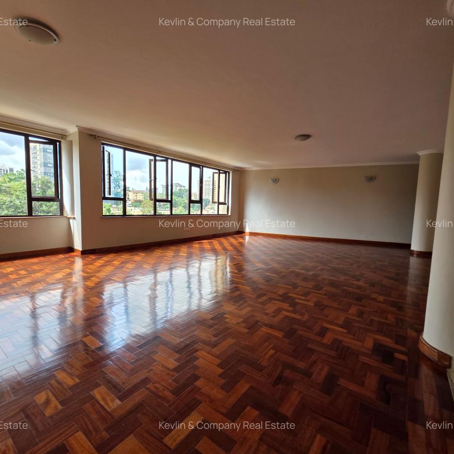 3 Bed Apartment with En Suite in Riverside - 6