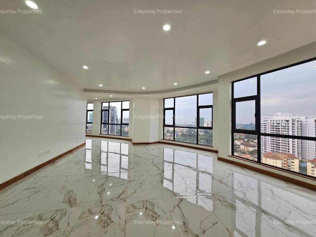 4 Bed Apartment with En Suite in Westlands Area - 4