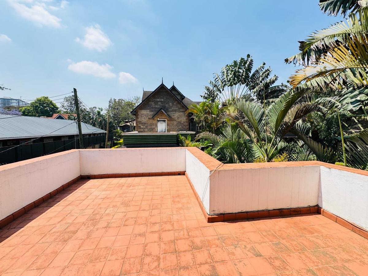 5 Bed Townhouse with En Suite in Lavington - 13